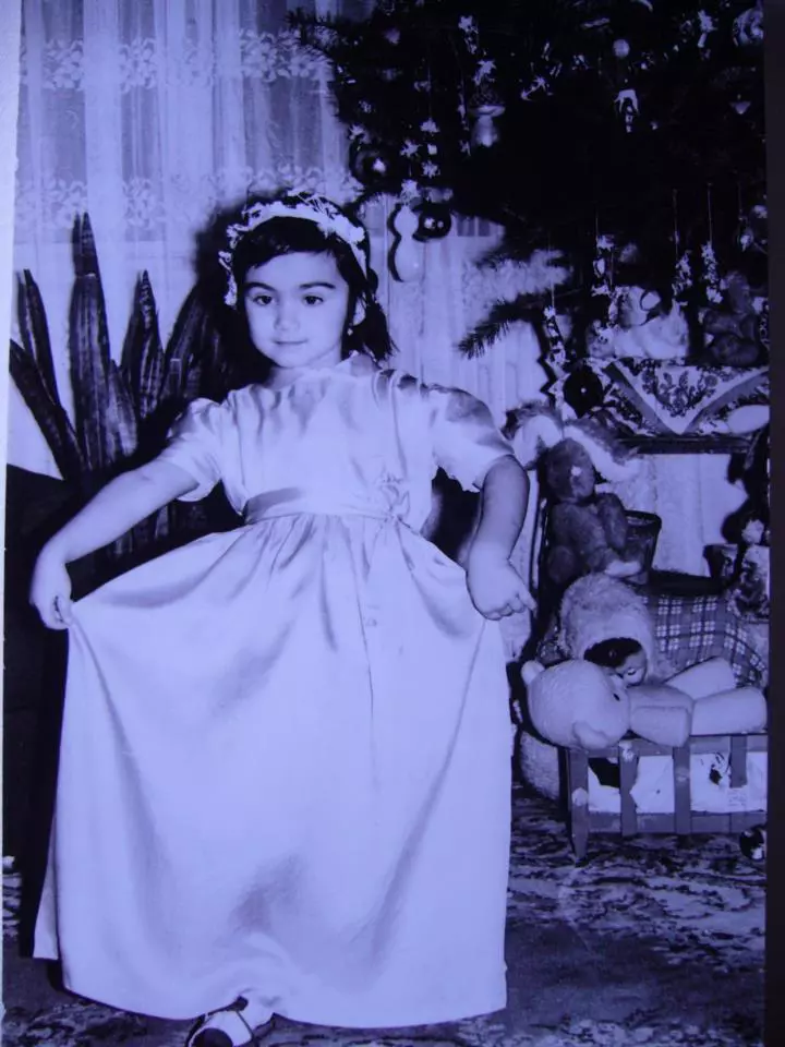 Adriana Bahmuteanu in copilarie 1