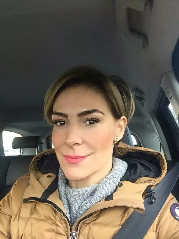 cum arăta roxana ciuhulescu la 18 ani (3)