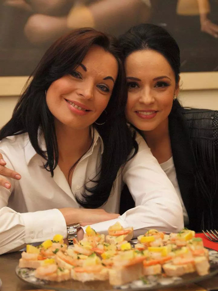 Andreea Marin și sora ei Cristina Chiser