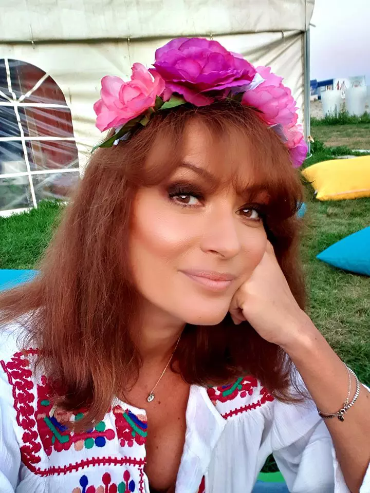 Anca Turcașiu și-a schimbat look-ul