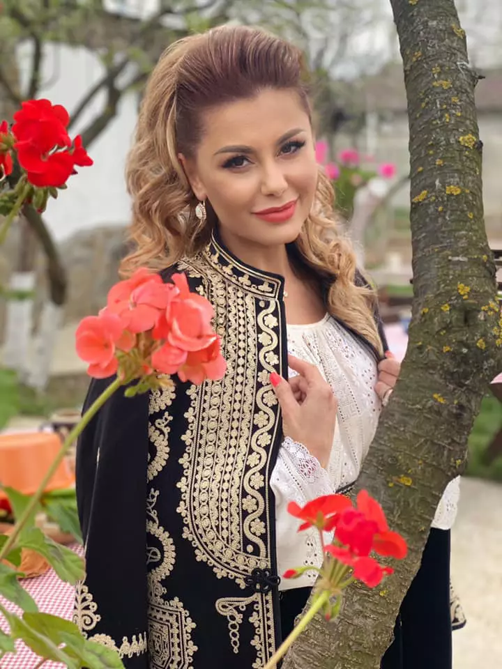 emilia ghinescu se reprofileaza 5