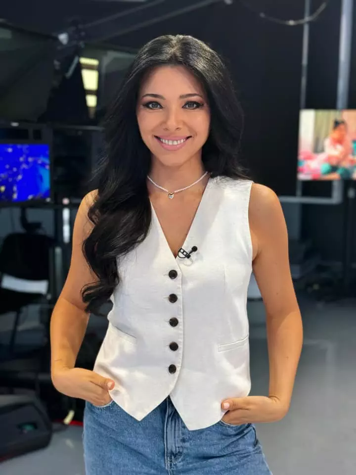 Corina Caragea, surprinsă cu iubitul ei  (3)