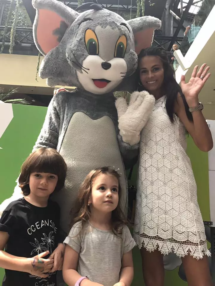 Anca Serea alaturi de Ava si Noah