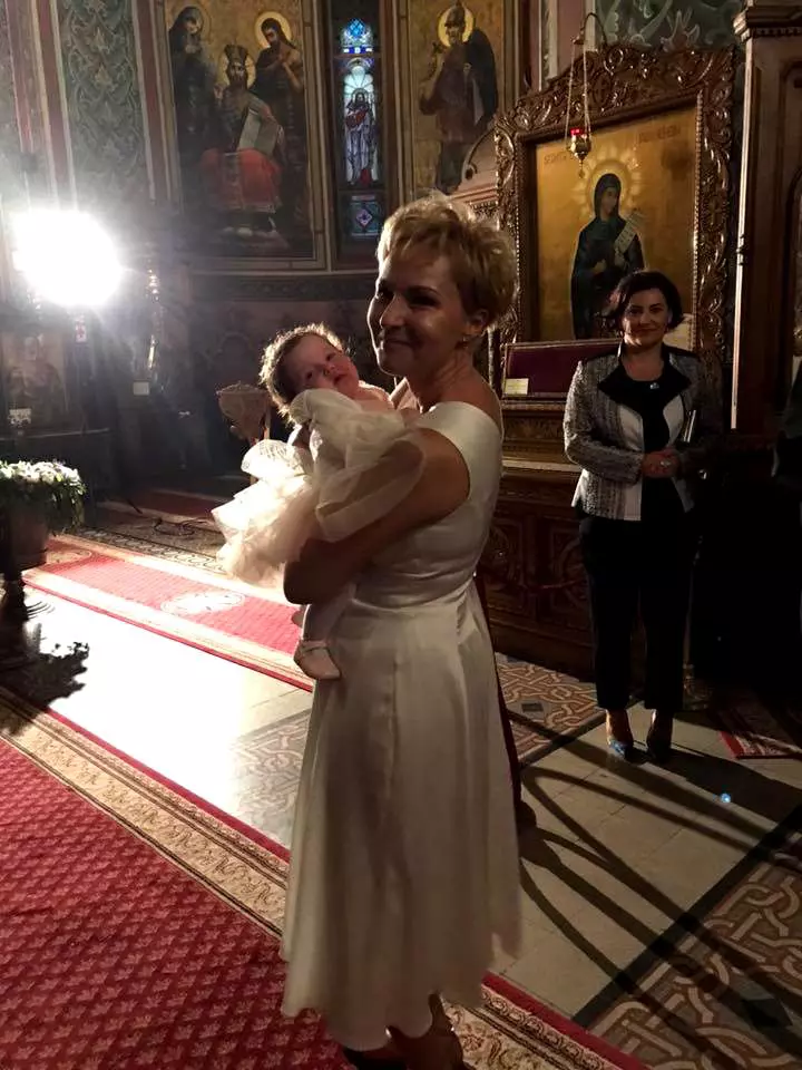 Dana Grecu și-a botezat fetița