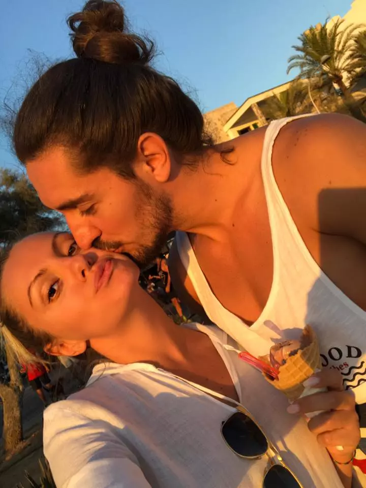 2Alexandra Stan şi iubitul ei, Bogdan, s-au despărţit