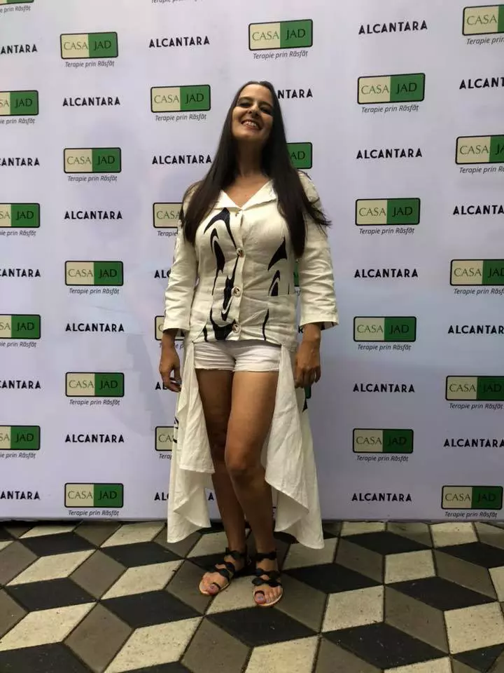 Nouria Nouri are 44 de ani