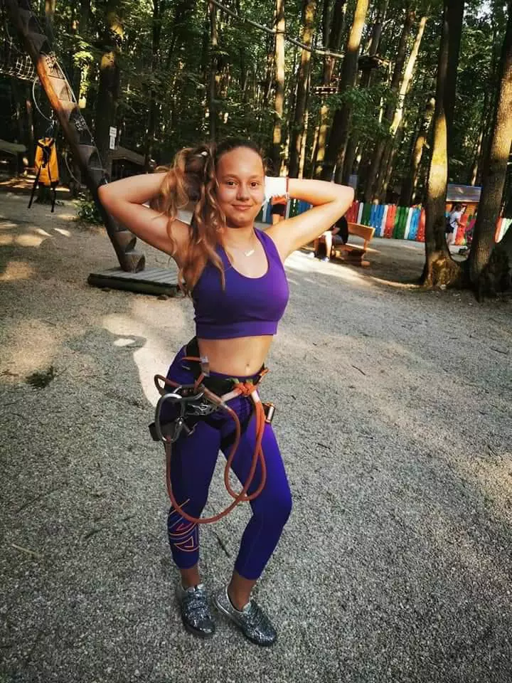 Beatrice Drăgulescu are 15 ani