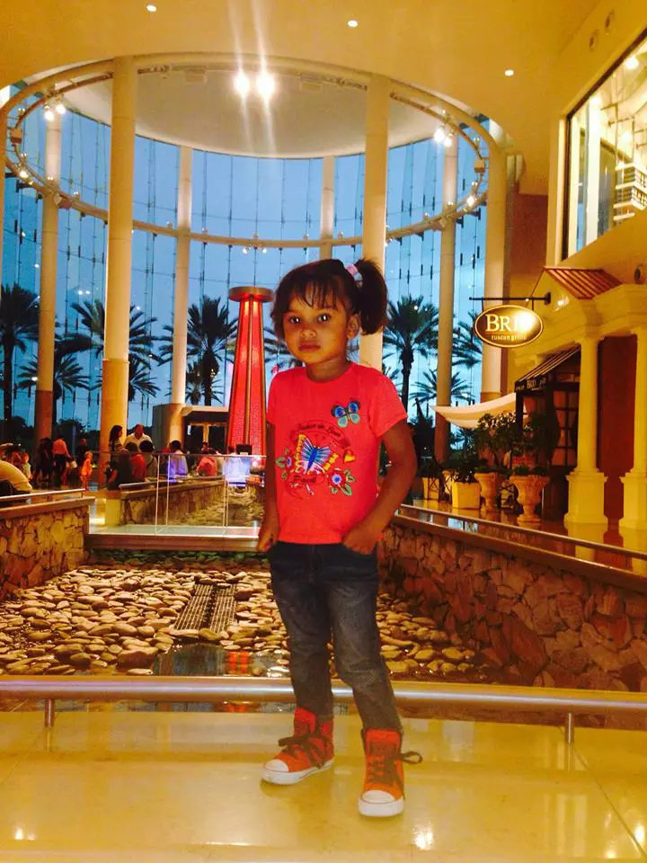 Serena, fetița lui Laurette