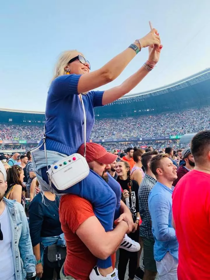 67967413_2328303517417394_4616565517887471616_n