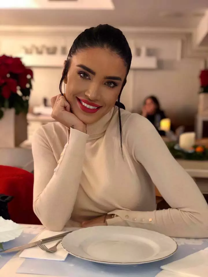 Adelina-Pestrițu-11