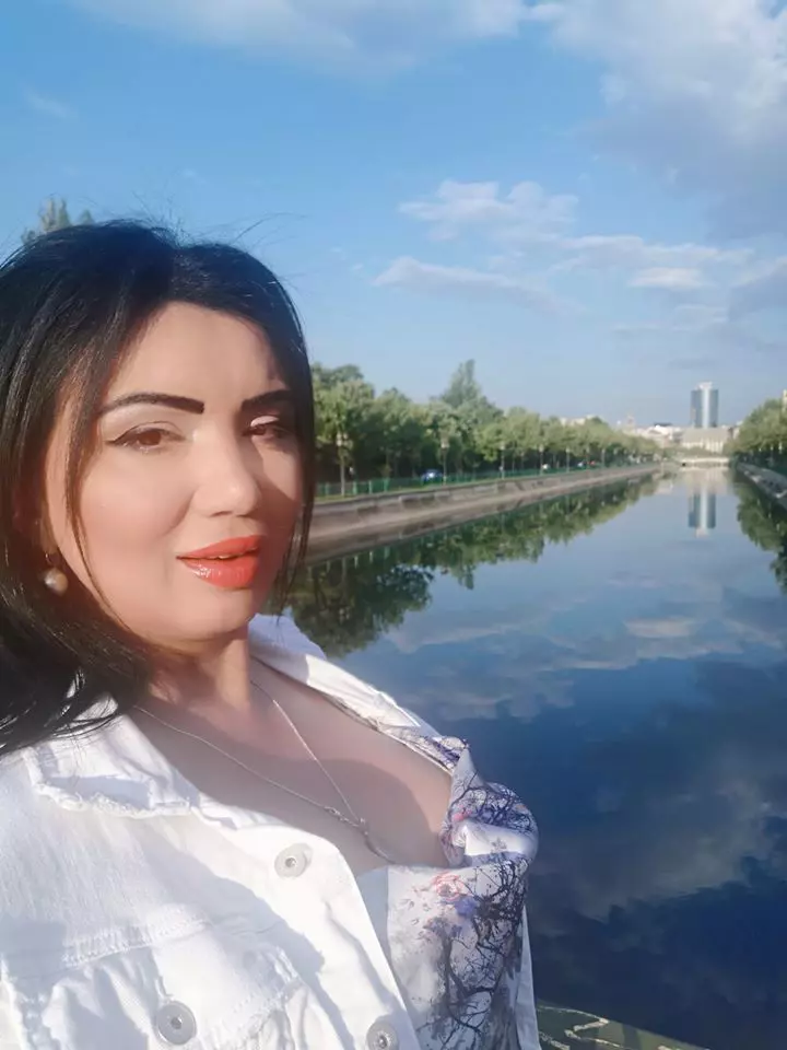 Adriana-Bahmuteanu-1