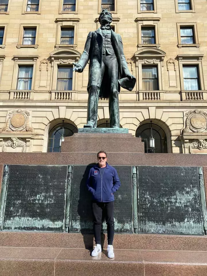 Arnold-Schwarzenegger-3