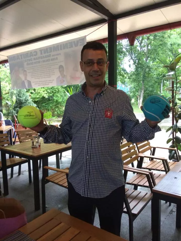 35972089_10204871771990765_1706671487756271616_n