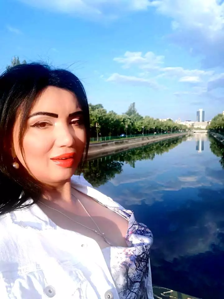 Adriana-Bahmuteanu-3-3