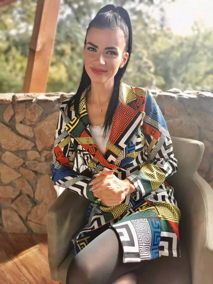 Lavinia-Tîrzianu-a-divorțat-4