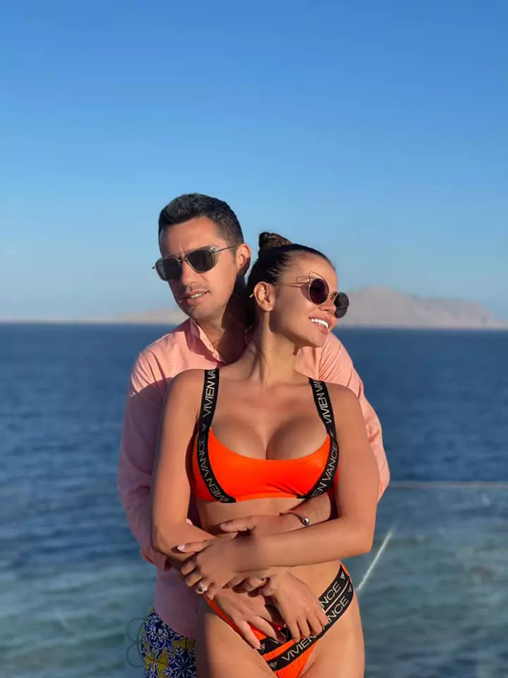 Flick-Denisa-Hodisan-casa-noua-2