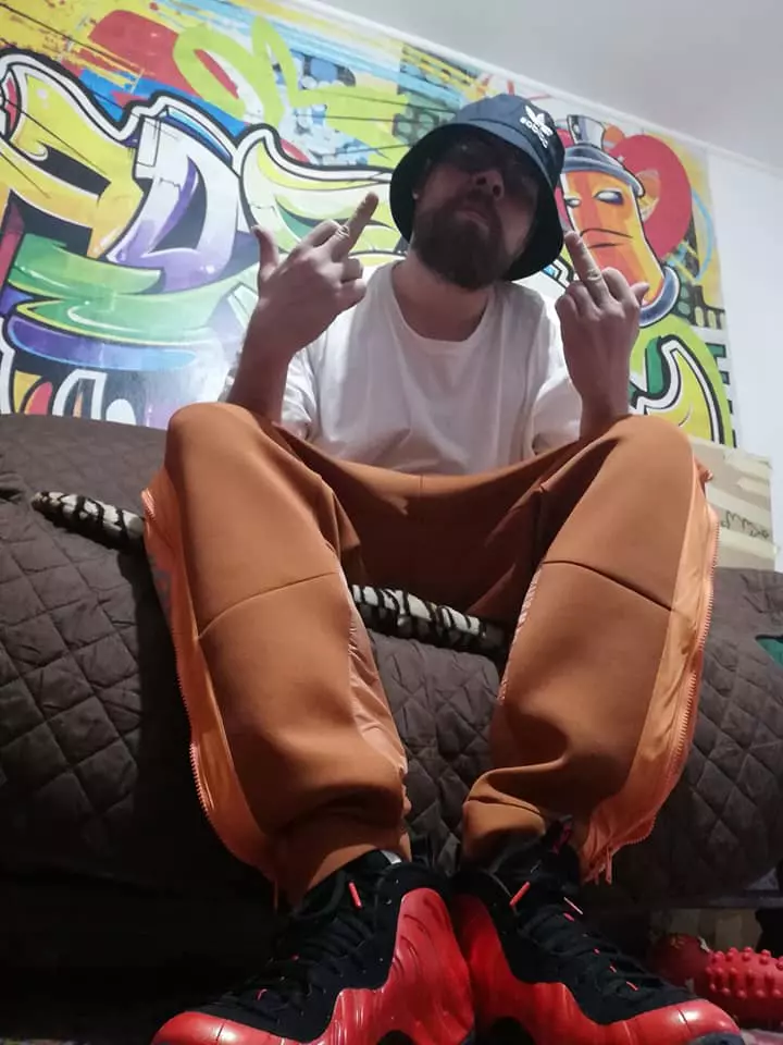 Florin-Busuioc-ironizat-de-fiul-pe-care-a-ales-sa-il-uite.-Tanarul-a-devenit-obscen-pe-social-media-VIDEO-2