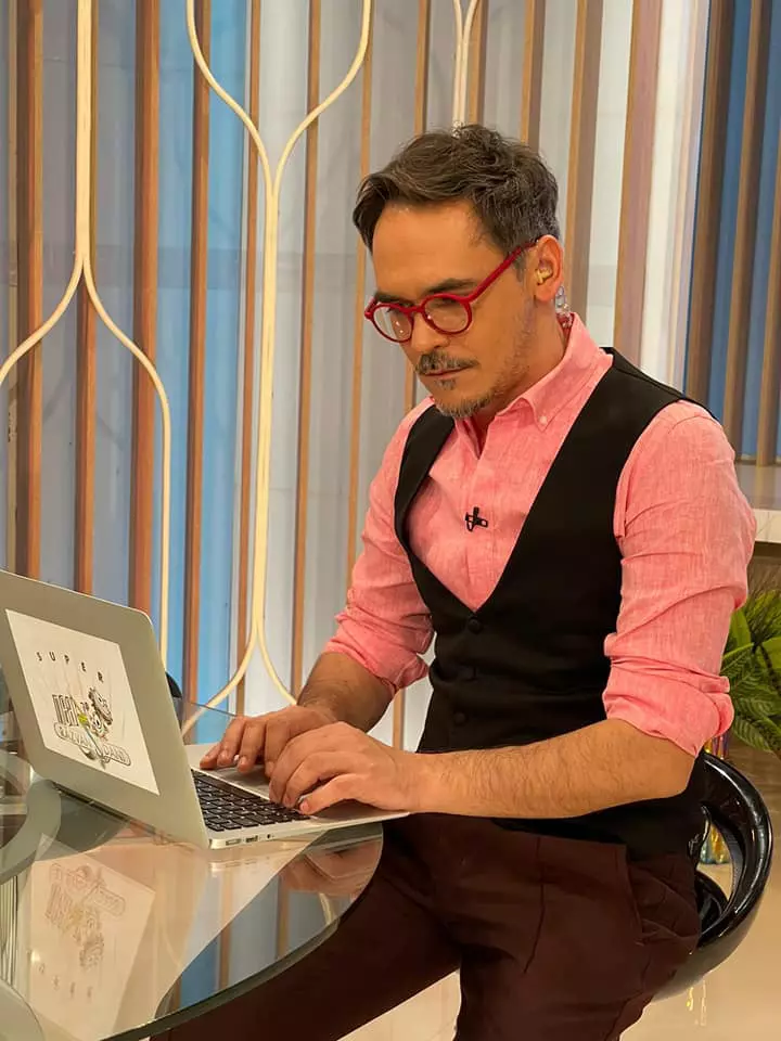 razvan-simion-va-deveni-tatic