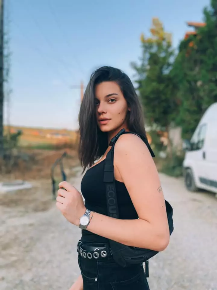 Chelsea-Grandabura-splash-5