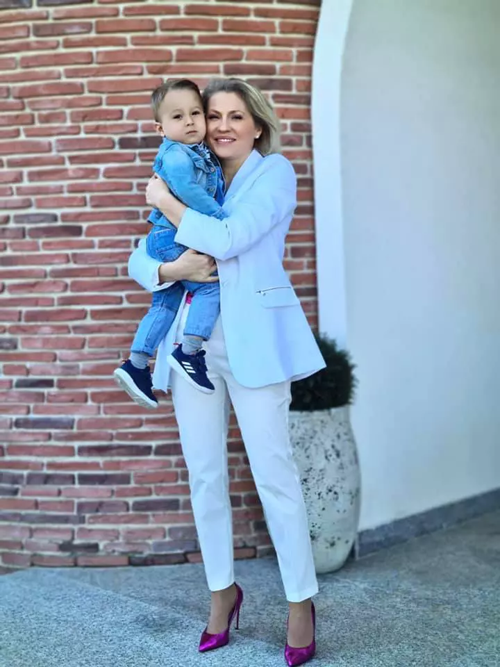 mirela-vaida-plange-mama-ploiesti-5