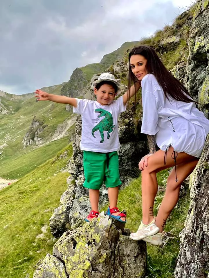 roxana-vancea-in-luna-a-cincea-de-sarcina-3