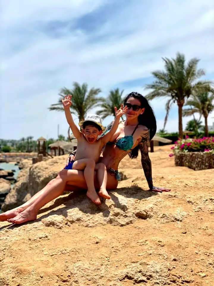 roxana-vancea-insarcinata-in-costum-de-baie-3-1