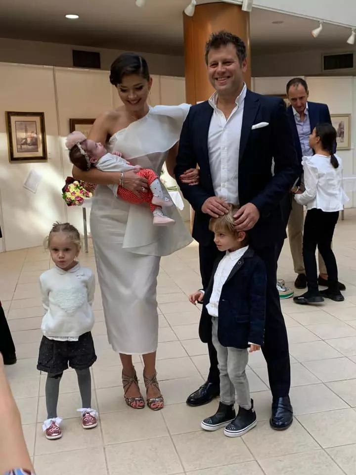 Alina Puscas impreuna cu familia ei