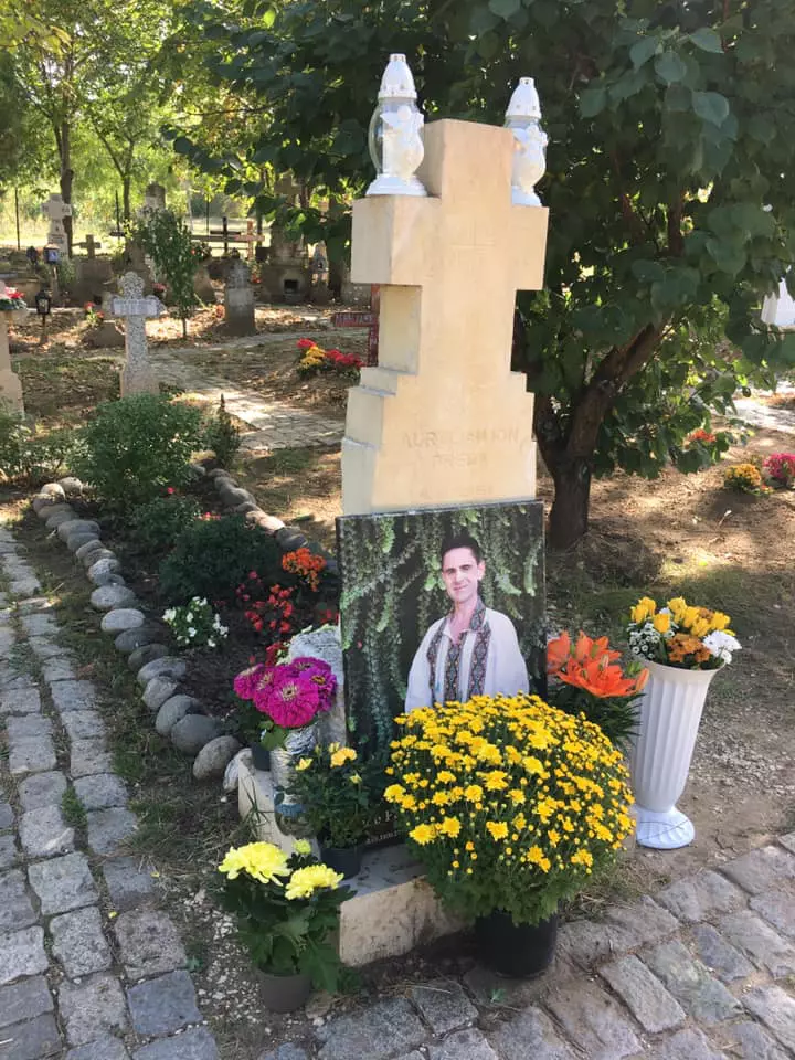 Mormantul lui Aurelian Preda