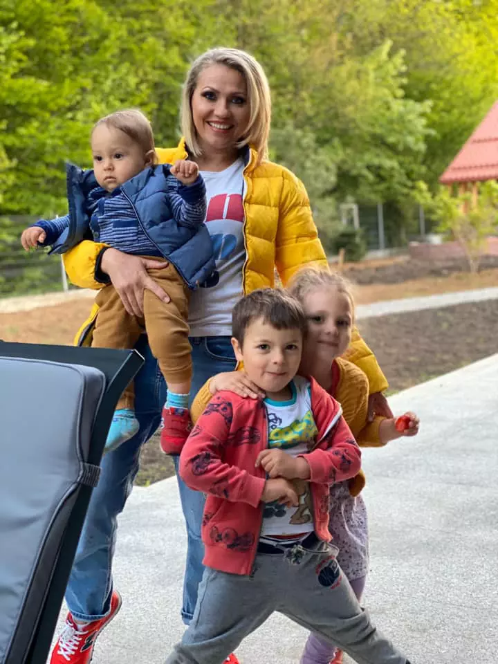 Mirela Vaida impreuna cu copiii sai