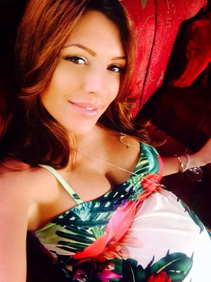 celia-o-graviduta-frumusica-foc-imagini-cu-artista-insarcinata-in-5-luni