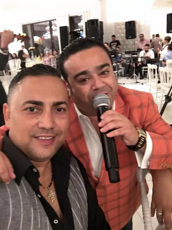 ADI MINUNE PETRECERE