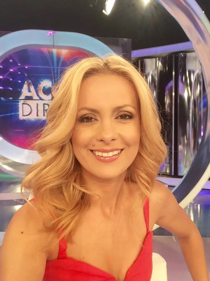 Simona prezentatoare