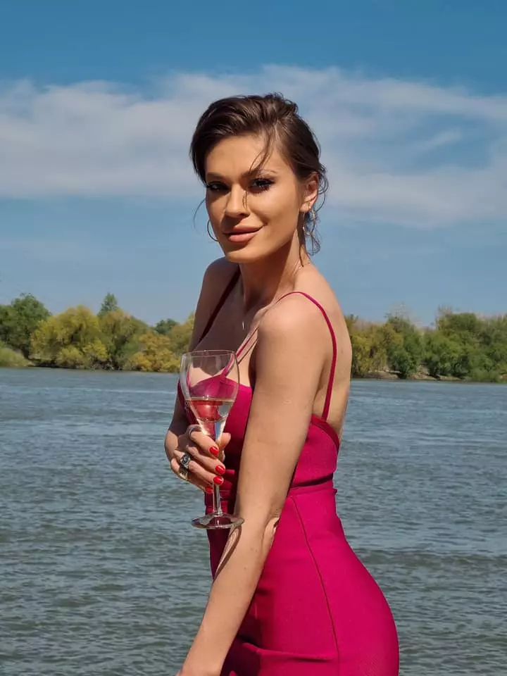 cine-este-emma-de-la-zu-12