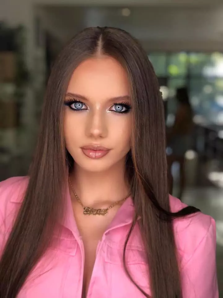 adela-draghiciu-frumoasa-foc-1