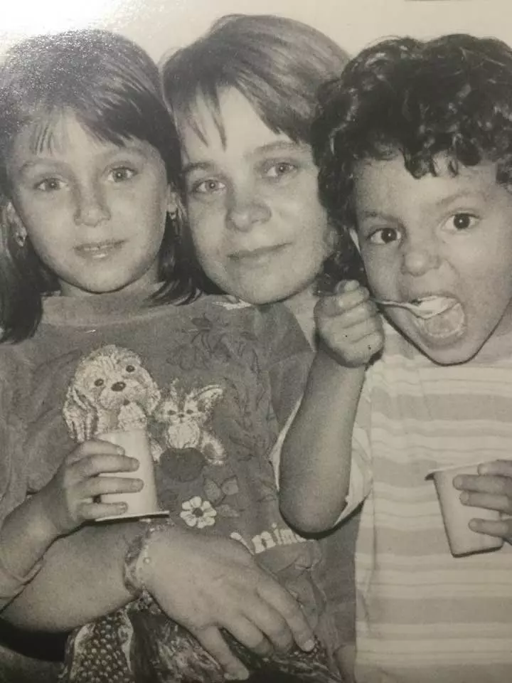 copiii ancai sigarrtau