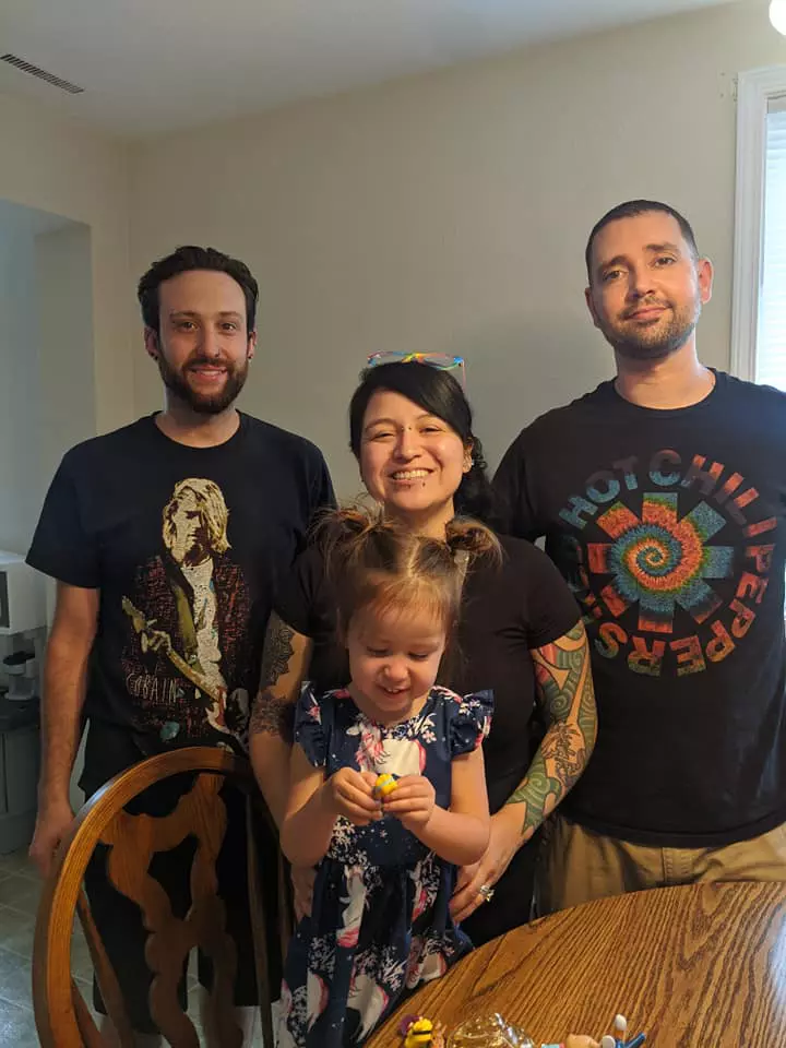 o-femeie-din-sua-s-a-casatorit-cu-doi-barbati-7