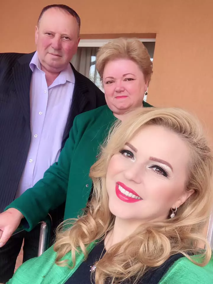 58784828_2978287342395426_4951001732030136320_n