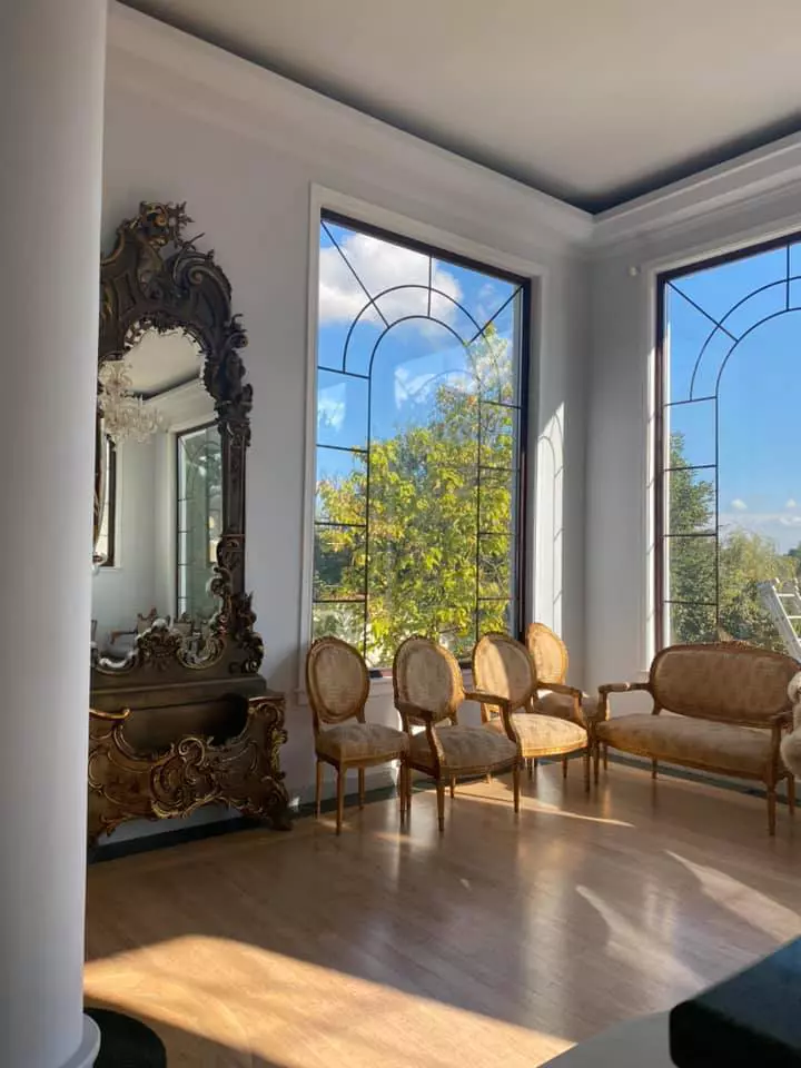 mobilier-si-oglinda-Art-Nouveau