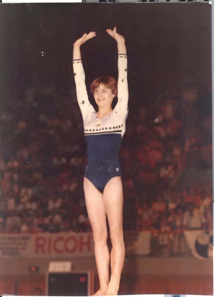 nadia_comaneci_8.jpg