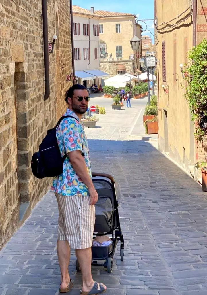 În vacanță la Florența! Smiley și Mihai Petre și-au dus jumătățile în vacanță în Italia. Cozi la mâncare ca pe vremuri (2)