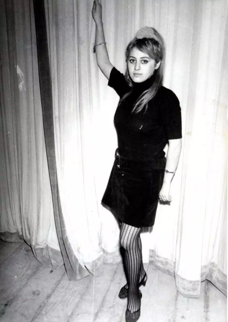 MIRABELA_DAUER_3-726x1024-1