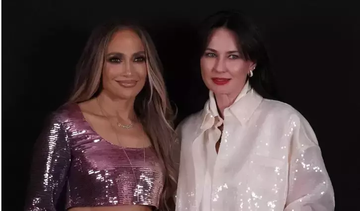 jennifer-lopez-roxana-voloseniuc-1