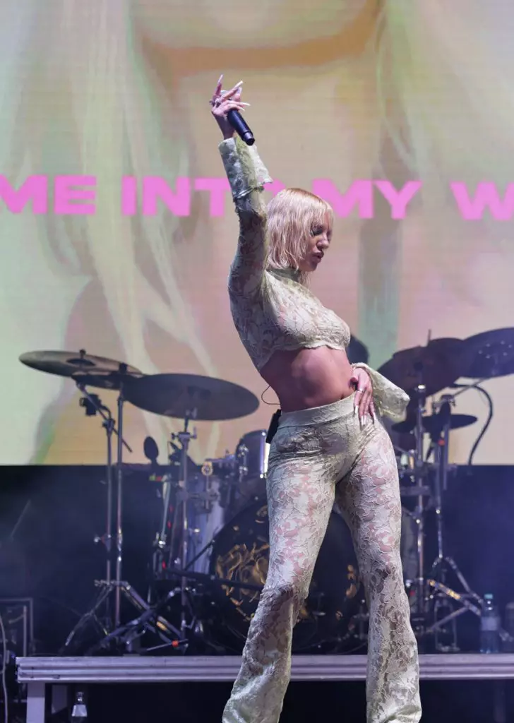 concert-alexandra-stan-2-728x1024-2.jpg