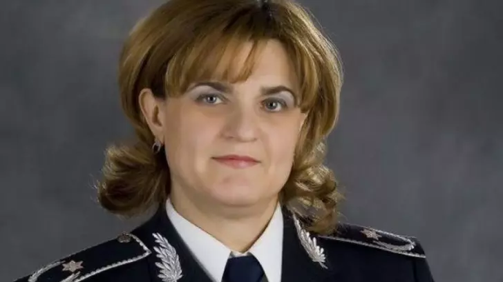 felicitaridelaelisabetalipa_1466416704_43961100