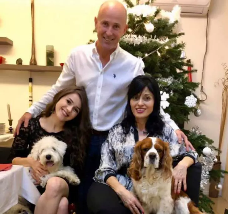 familie-mugur-mihaescu-garcea-vacanta-mare-sotie-rodica-mihaescu-fiica-ivona-mihaescu