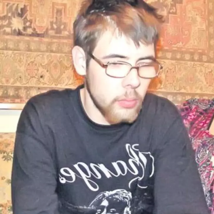 fiul_lui_florin_busuioc_alaturi_de_mama_sa_marieta_prima_sotie_39998400