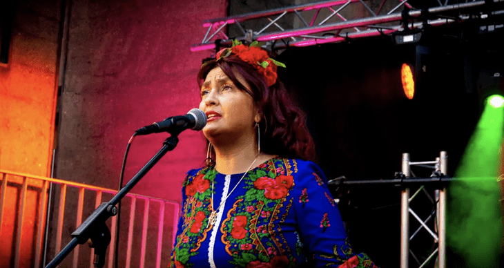 rona hartner pe scena