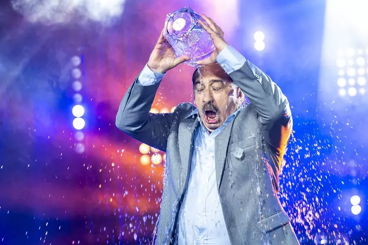 romica-tociu-vedete-la-apa