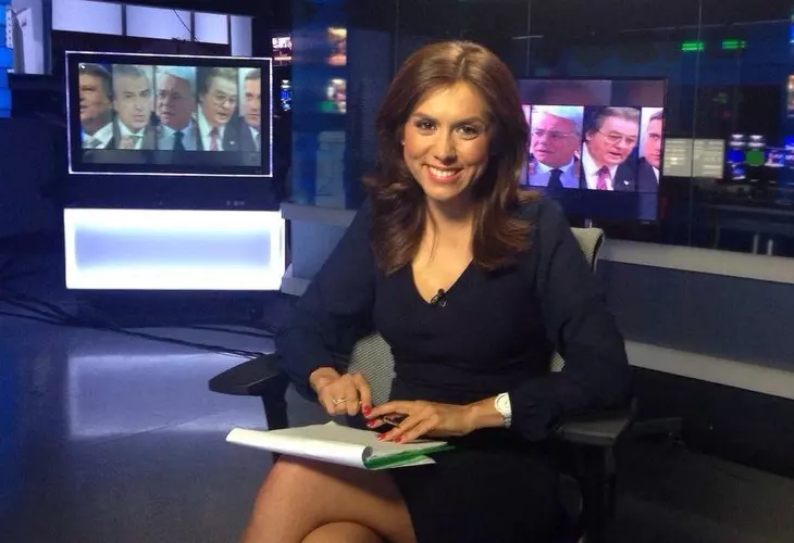 Denise prezentatoare