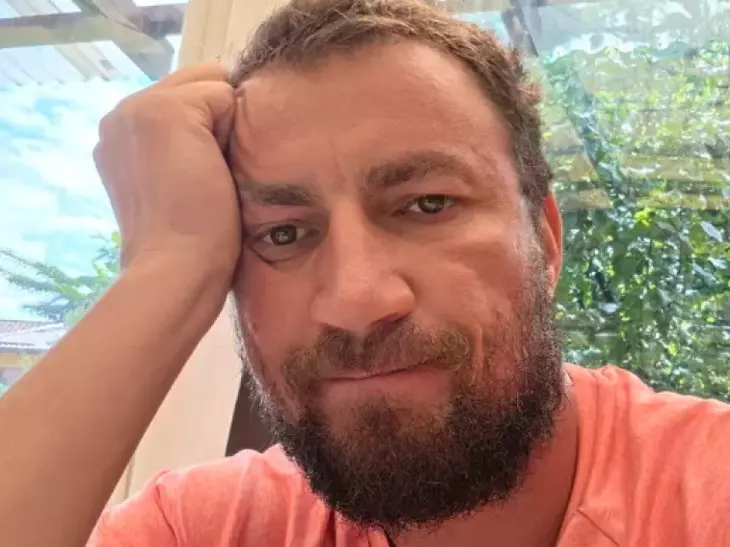 Ce a primit Marian Godină de 180 de lei, la o terasă din Constanța. Celebrul polițist a crezut că ospătarul îi face o farsă. Soția lui a intervenit imediat